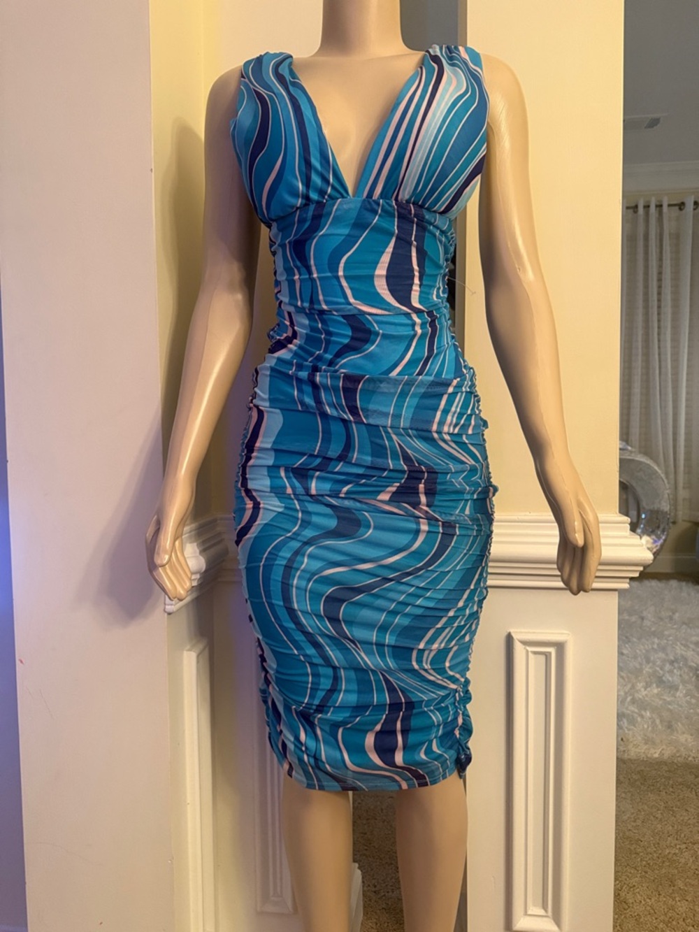 Teal Wave-Print Ruched V-Neck Midi Dress (NWOT)